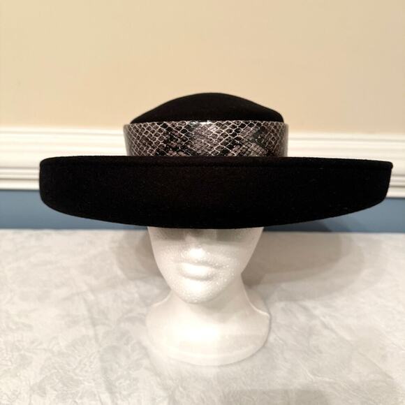 Classy, Vintage Miss Bierner Hat Faux Snake Skin Made in USA - Picture 1 of 8